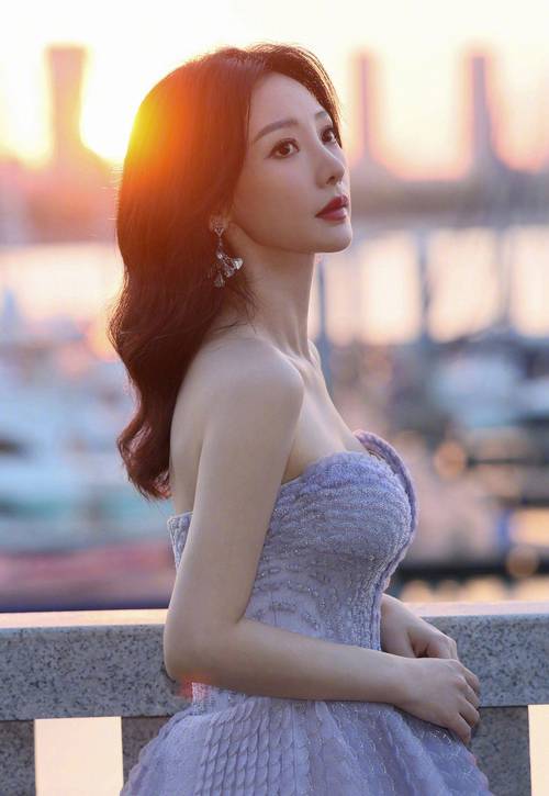 丰满美碾压骨感_骨感美女明星_审美觉醒丰满女性