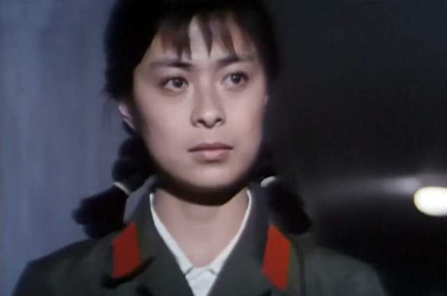 医美网红脸_影视剧女兵形象_当过兵的女明星